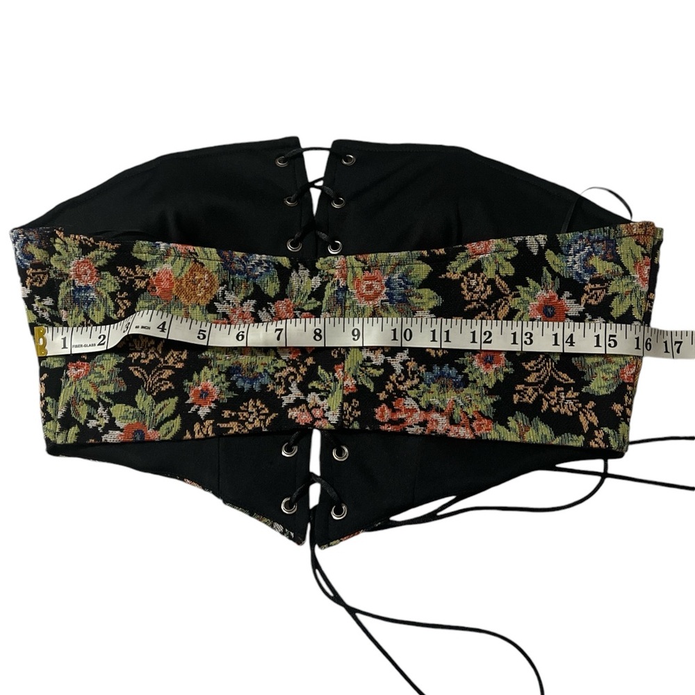 Tic Toc from los
Angeles Dahlia lace up Corset Size
L